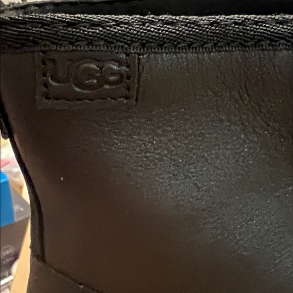 UGG Cityfunc Zip water-resistant platform booties in black leather. - Picture 3 of 12